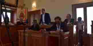 Consiglio sui rifiuti saltato, pesanti attacchi della minoranza all’amministrazione