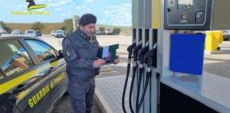 Carburante, violazioni e sanzioni della Gdf: 16 i distributori nella BAT controllati a Ferragosto