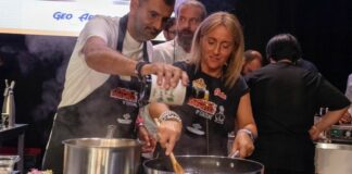 La coppia Decaro-Bruno vince la gara di cucina “Sindaci, ai fornelli!” al Politeama