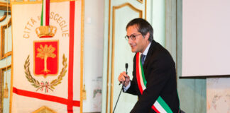 Atto doloso al lido Tuka, la vicinanza del sindaco Angarano