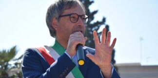 Politica: fibrillazioni nella maggioranza, il sindaco replica a Naglieri