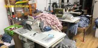 Ditta tessile abusiva e sconosciuta al Fisco, trovati tre lavoratori in nero
