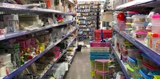 Niente scontrini, chiuso per 12 giorni negozio gestito da cinesi