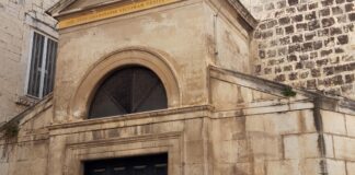 Confraternita del Sacro Cuore di Gesù, iniziativa sulla facciata di San Matteo nel Giovedì Santo