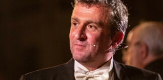 150 anni e non mostrarli, l’Operetta torna con Carlo Monopoli al Teatro Politeama