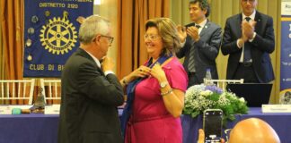 Passaggio del martelletto al Rotary Club, Tatiana Dell’Olio succede a Peppino Cortese