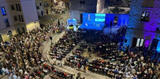 Piazze gremite per la prima serata di Libri nel Borgo Antico: il programma del sabato