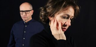 Il racconto potente di una maternità mancata in scena con “Lettera ad un bambino mai nato”