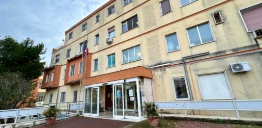 Ospedale “Vittorio Emanuele II”, doppia convocazione in Consiglio Regionale per tracciarne il futuro