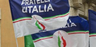 Gazebo informativo di Fratelli d’Italia e Gioventù Nazionale in piazza San Francesco