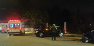 Tampona con la propria auto un’altra vettura e scappa via, 5 i feriti