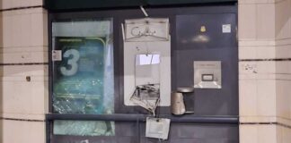 Assalto nella notte all’ATM della Credem di via Lamaveta, ladri in fuga a mani vuote