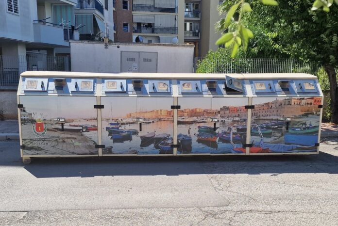 Foto isola ecologica mobile