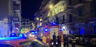 Incendio domestico in via Fragata: due ragazzi ustionati, trasportati al Policlinico di Bari