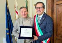 Il Luogotenente dei Carabinieri Felice Cimadomo va in pensione, il saluto del sindaco Angarano