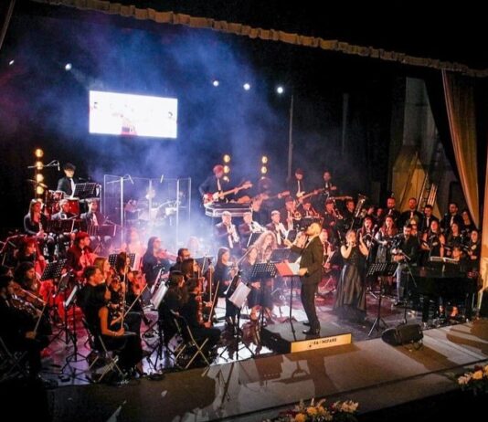 Al Teatro Garibaldi il decennale del “Christmas Medley” dell’orchestra pop-sinfonica FaMiFaRe