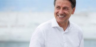 Giuseppe Conte alle Segherie Mastrototaro con il suo libro “Una nuova primavera”
