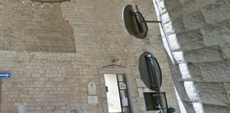 Estate in Blu 2026, al Chiostro di Santa Croce arriva “Semi Sparsi di Comicità”