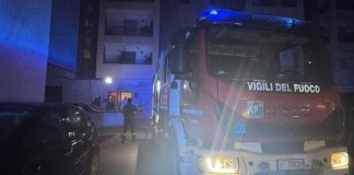 Paura in via Calace: fiamme in un appartamento, evacuate due famiglie
