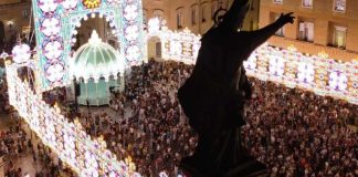 Il Gran Concerto Bandistico di Bisceglie incanta Lecce per la festa di Sant’Oronzo