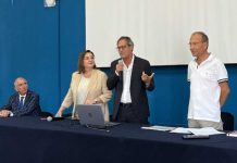 Suona la campanella, il Sindaco agli studenti del plesso “Cosmai”: «Siete il futuro, ci vuole coraggio»