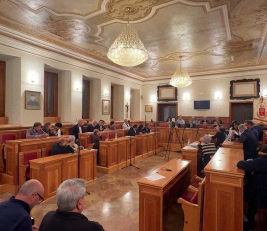 Ospedale di Bisceglie: il dg dell’ASL BT Di Bello esclude il ridimensionamento, ma è scontro politico