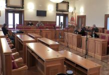 Consiglio Comunale rinviato per assenza della maggioranza: presenti solo Fata e Mauro Lorusso