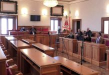 Salta il Consiglio Comunale: manca il numero legale in prima convocazione, si torna in aula domani
